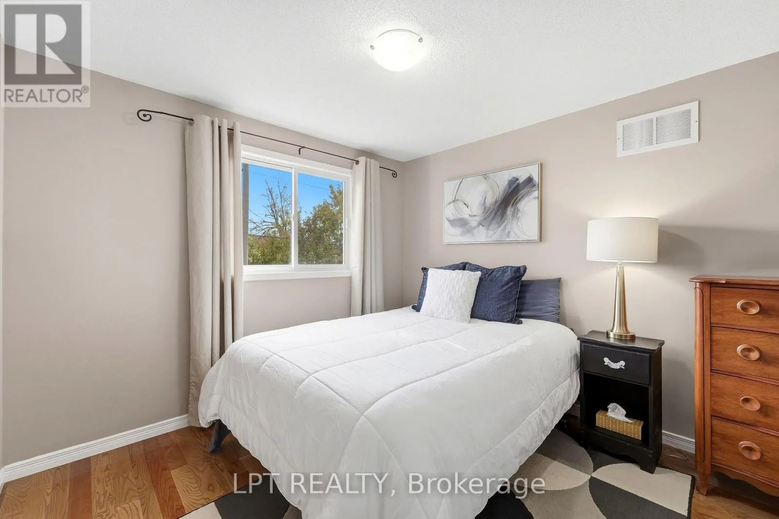 232 TAIT CRESCENT