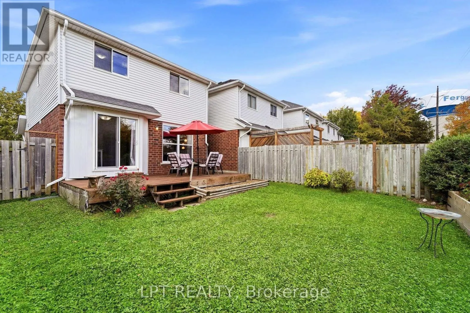 232 TAIT CRESCENT