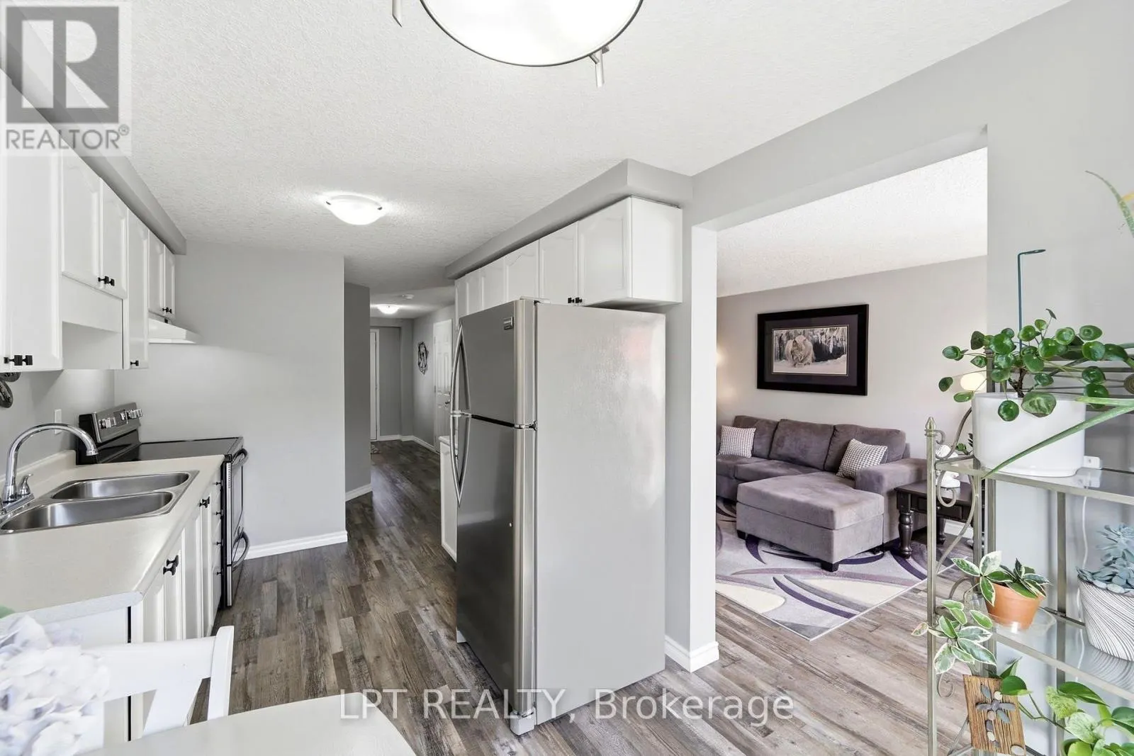 232 TAIT CRESCENT
