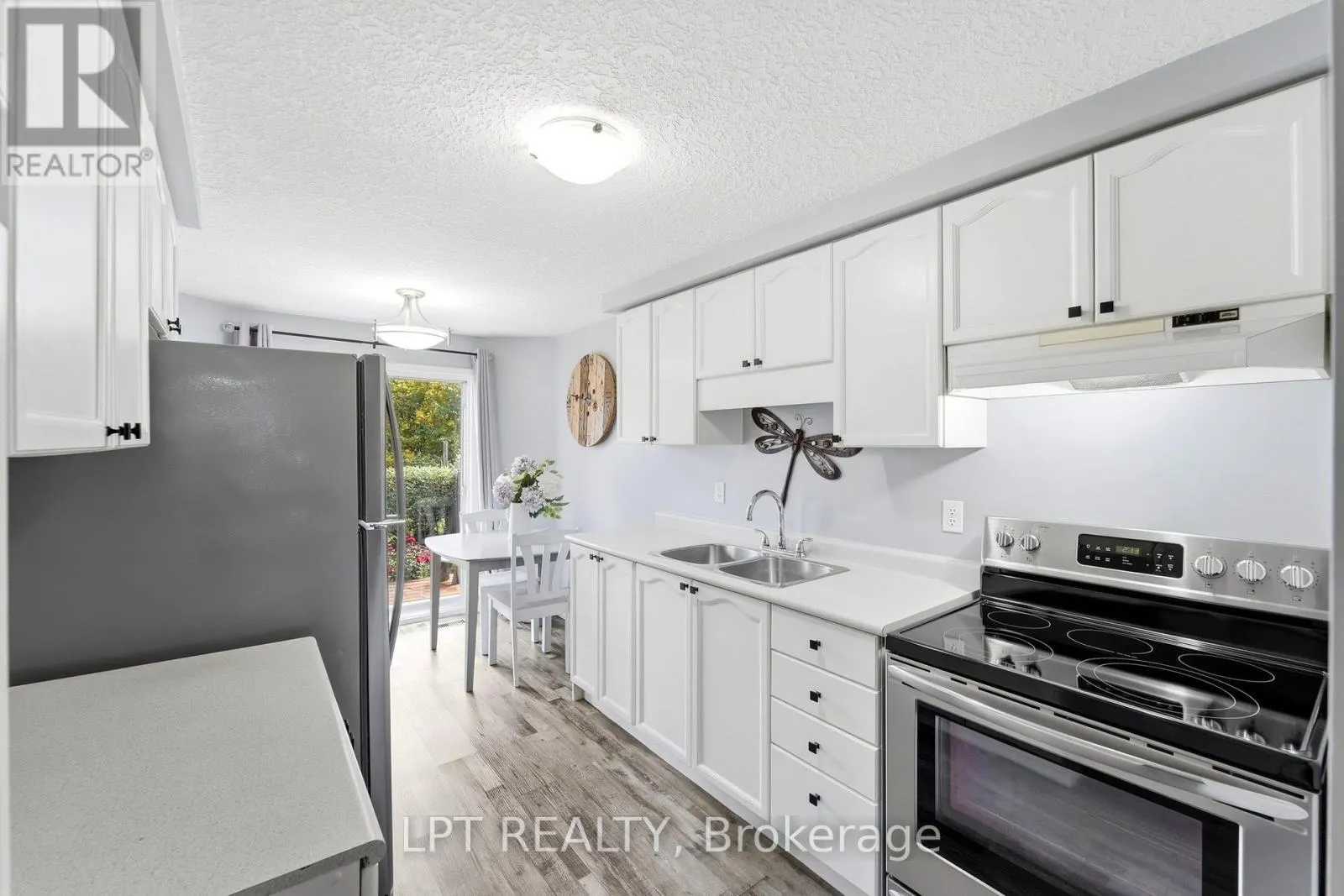 232 TAIT CRESCENT
