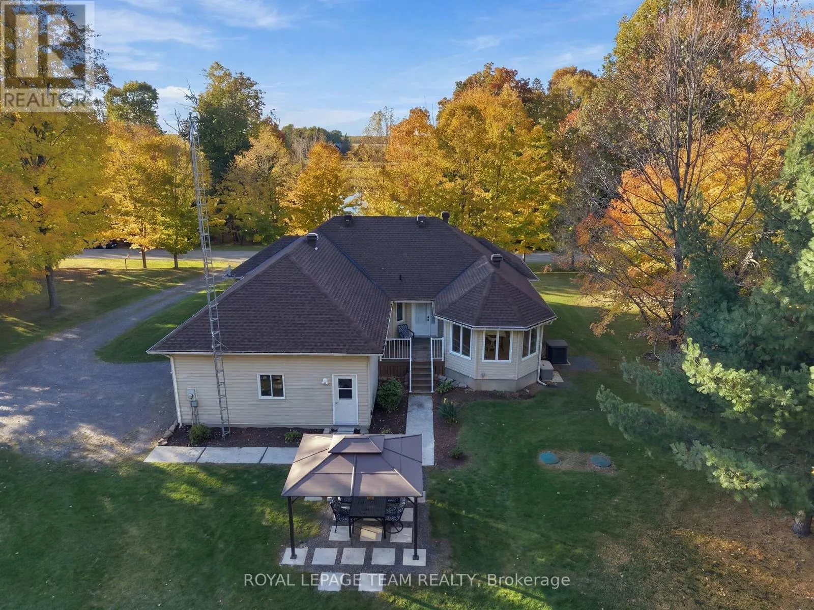 988 RIVER ROAD