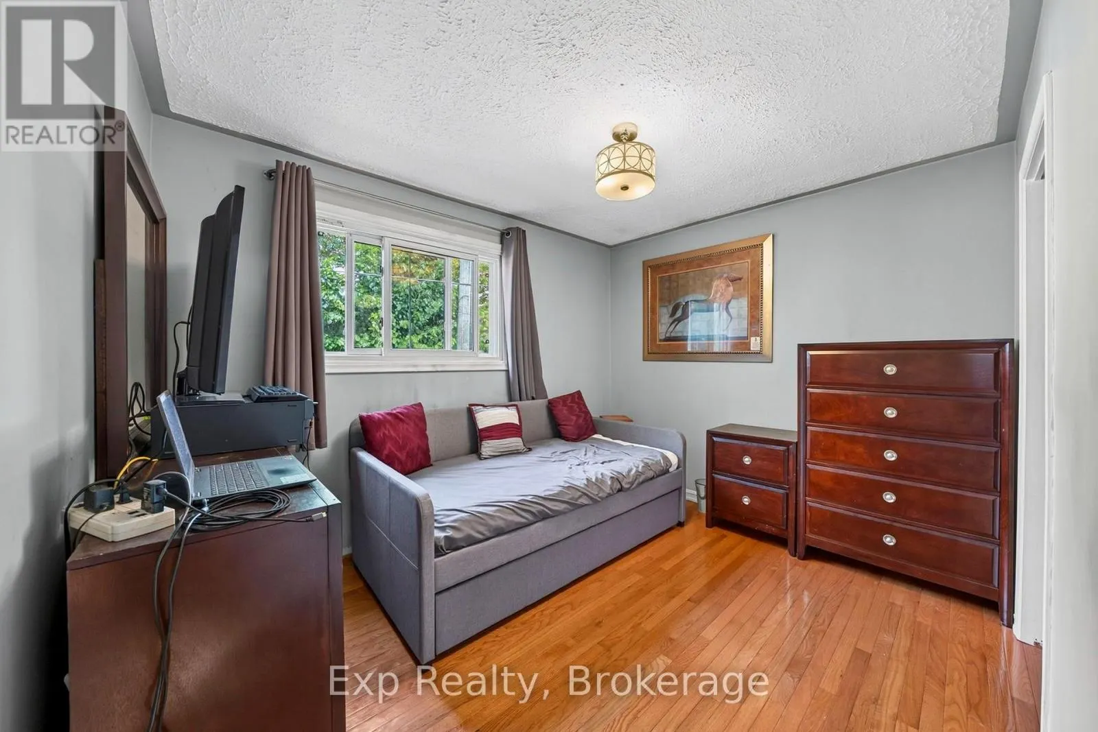 20 WESTMOUNT COURT