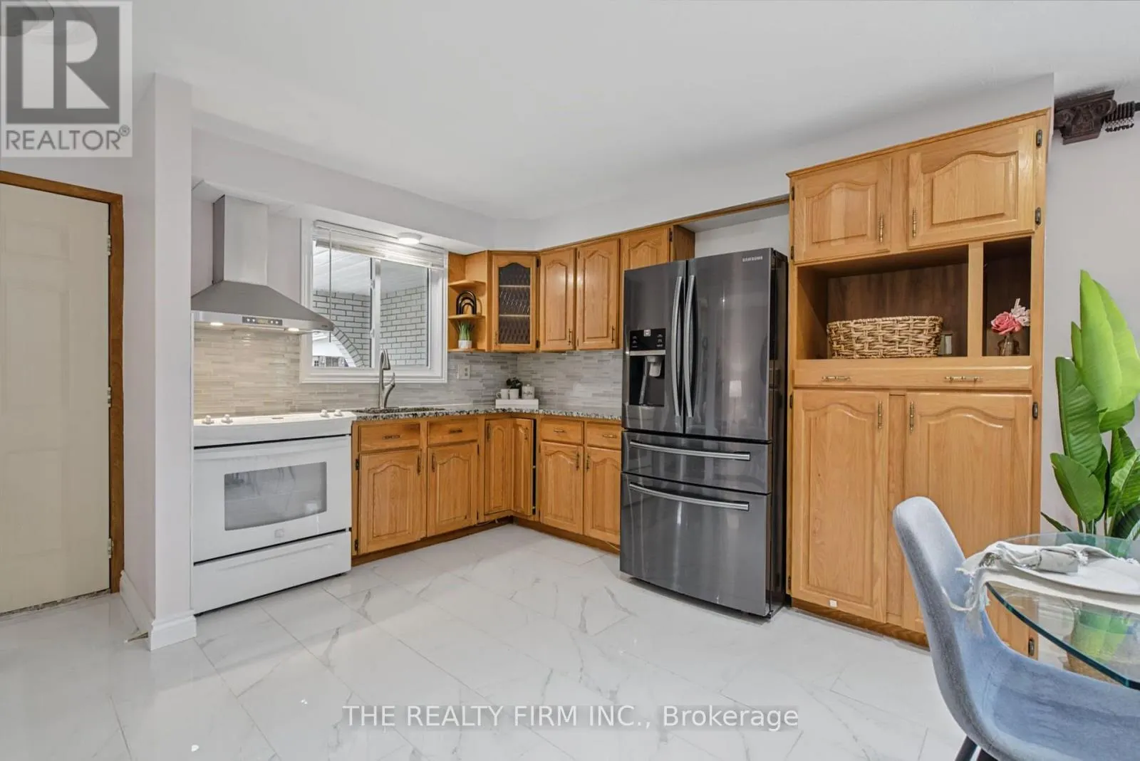 52 BARRETT CRESCENT