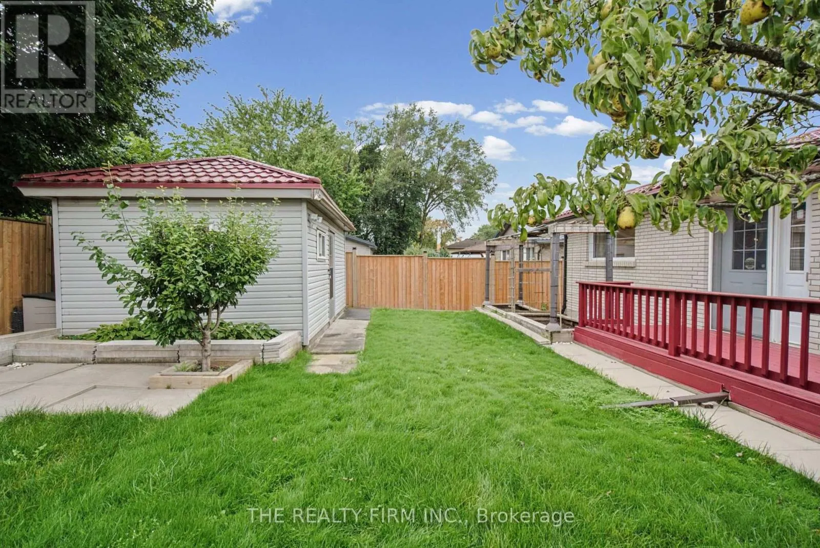 52 BARRETT CRESCENT