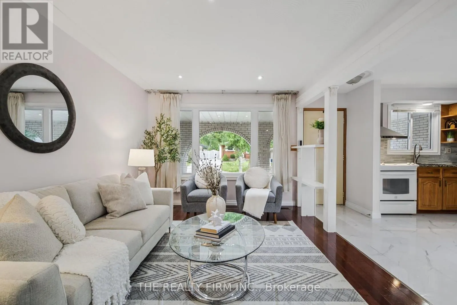 52 BARRETT CRESCENT
