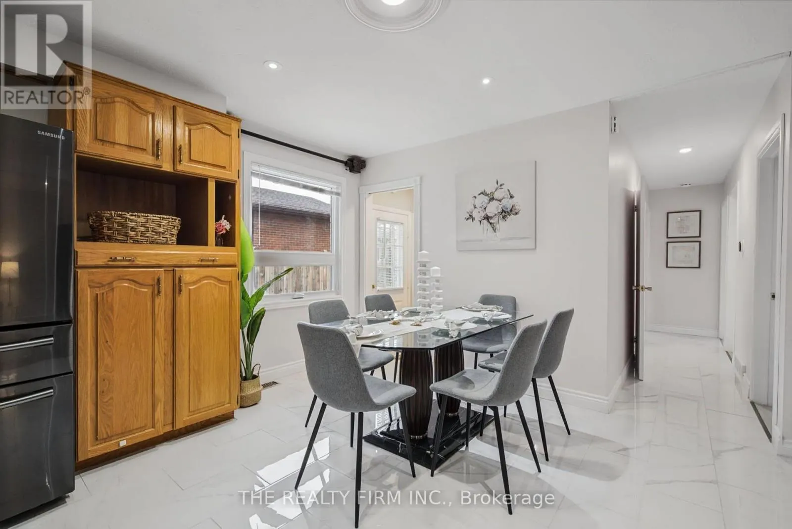 52 BARRETT CRESCENT