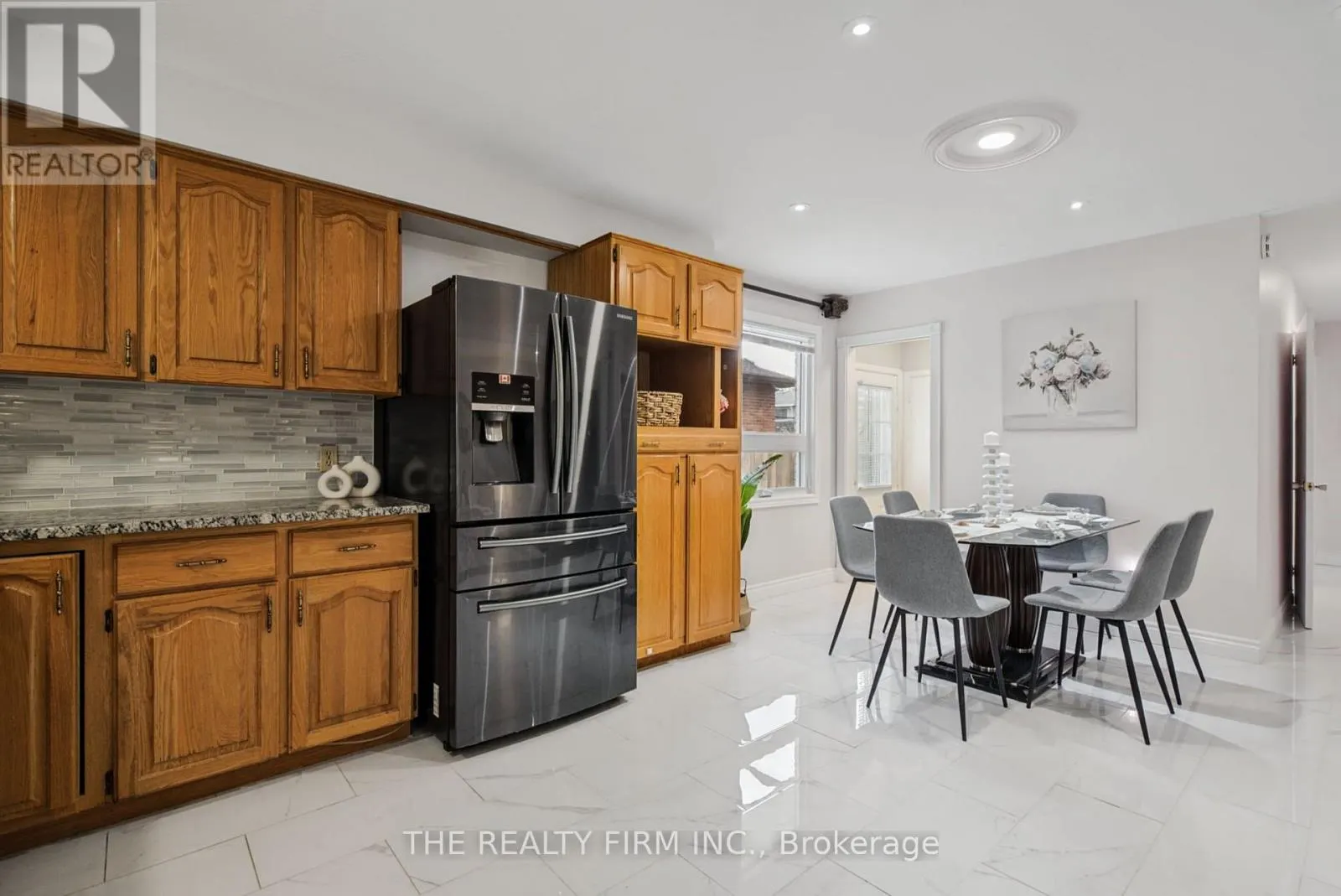 52 BARRETT CRESCENT