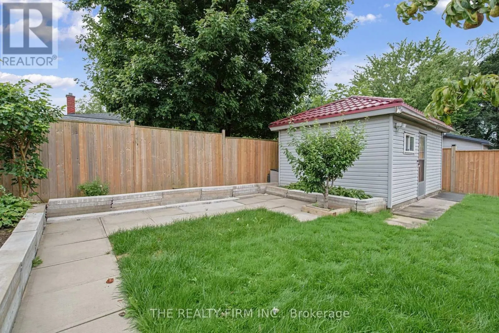 52 BARRETT CRESCENT