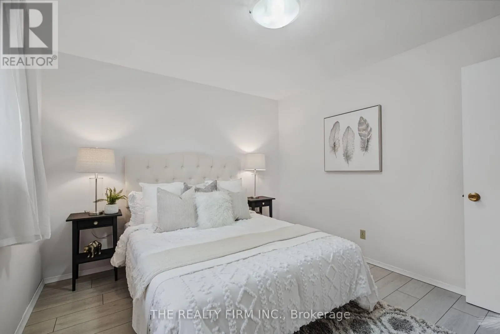52 BARRETT CRESCENT