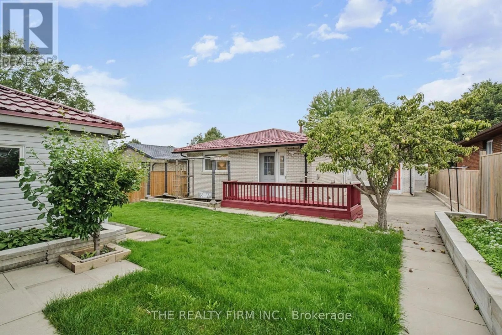 52 BARRETT CRESCENT