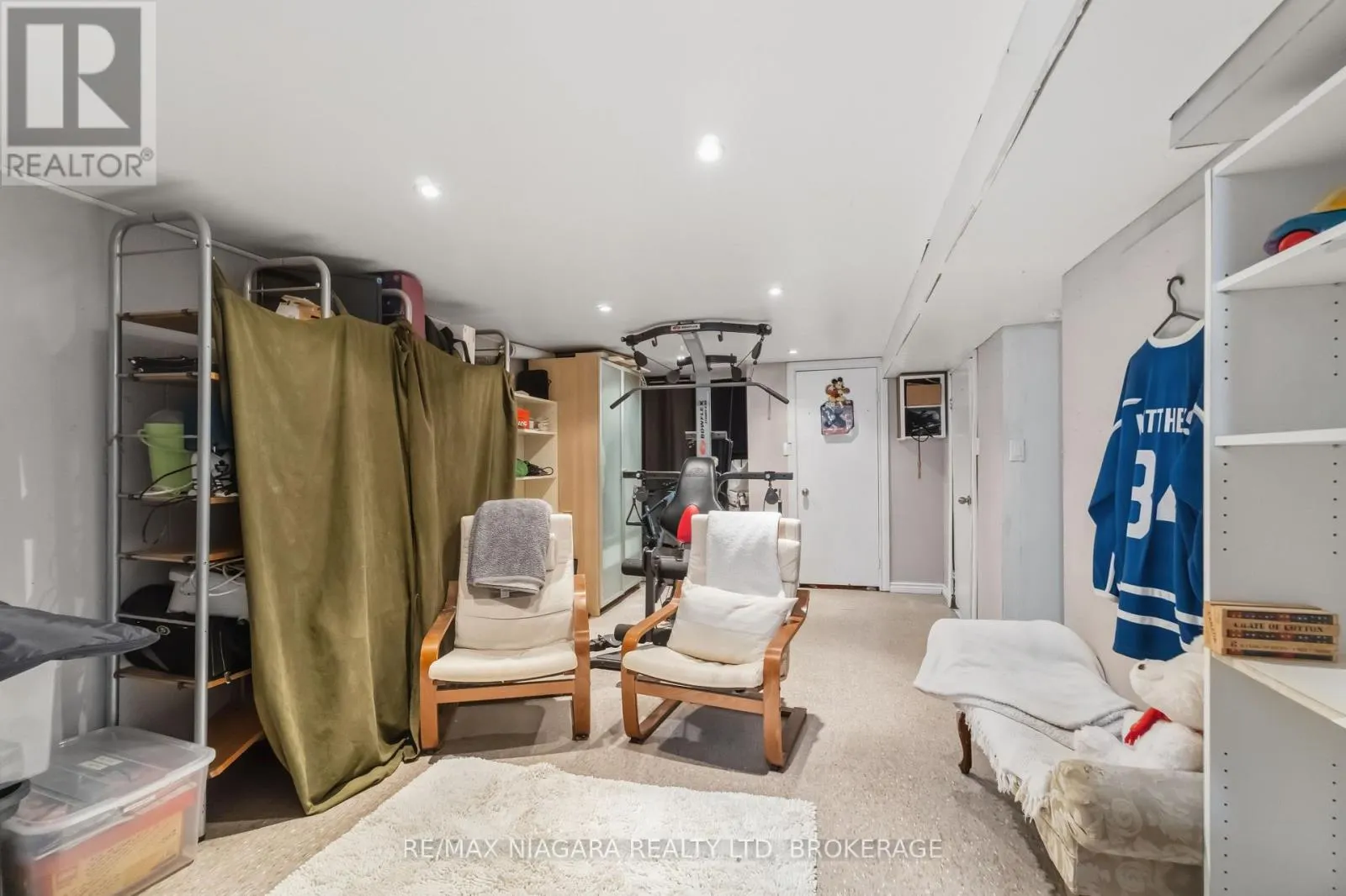 4 WALKER AVENUE