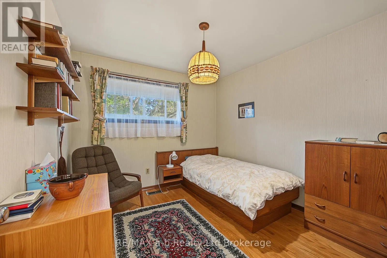 20 PINECREST AVENUE
