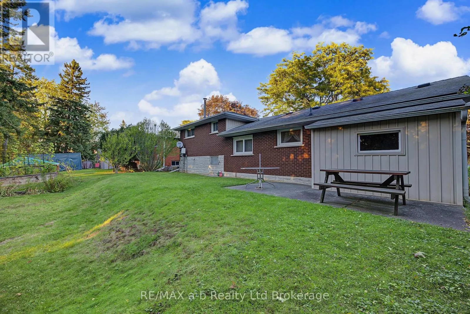 20 PINECREST AVENUE