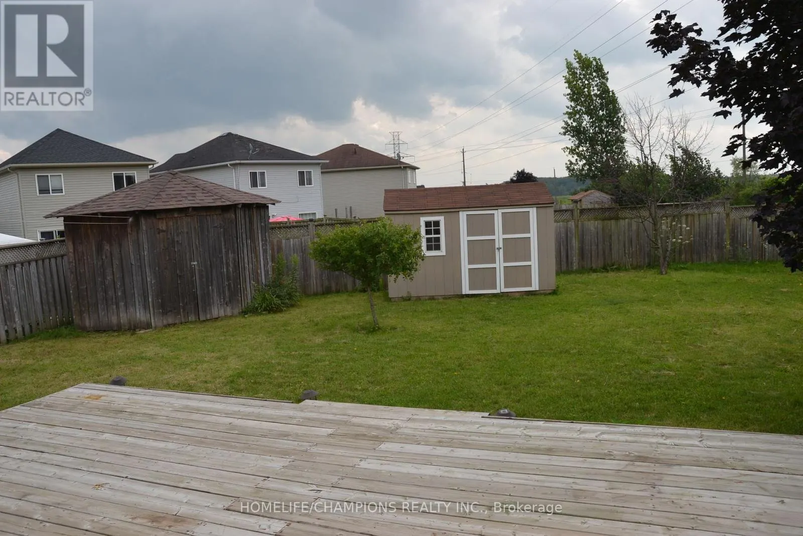 132 HENHOEFFER CRESCENT