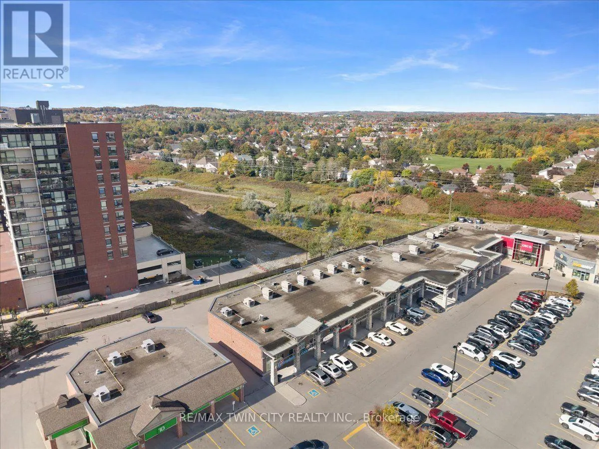 3 - 450 COLUMBIA STREET WEST STREET W