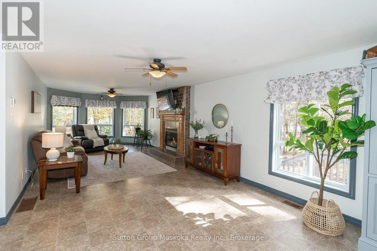 26 CENTURION CRESCENT