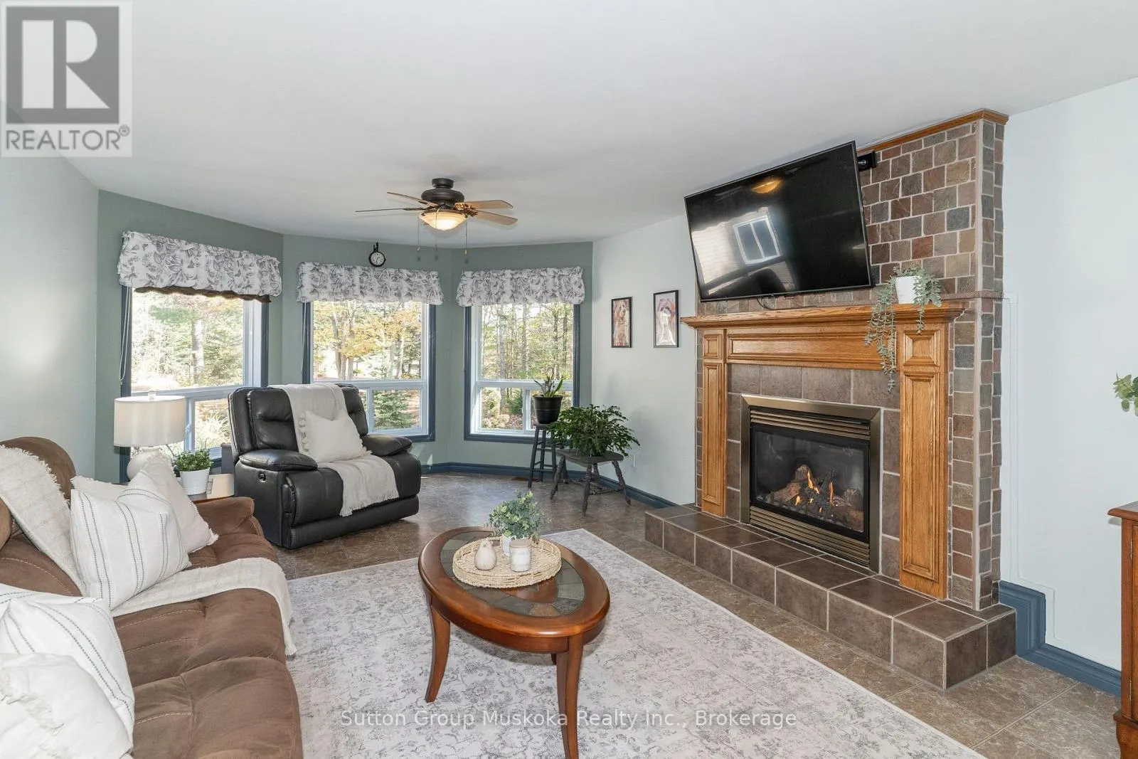 26 CENTURION CRESCENT