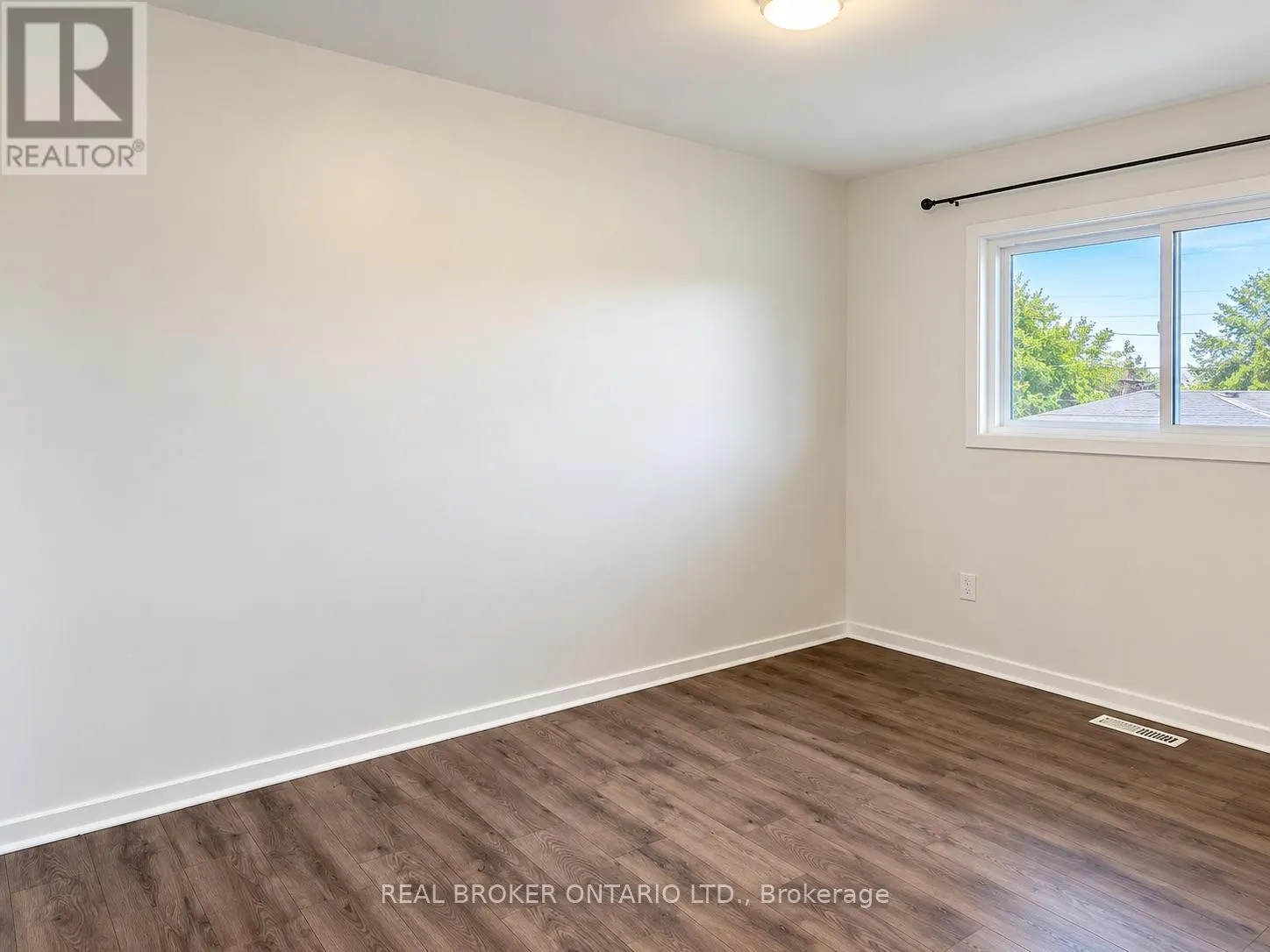 49 THOMPSON AVENUE