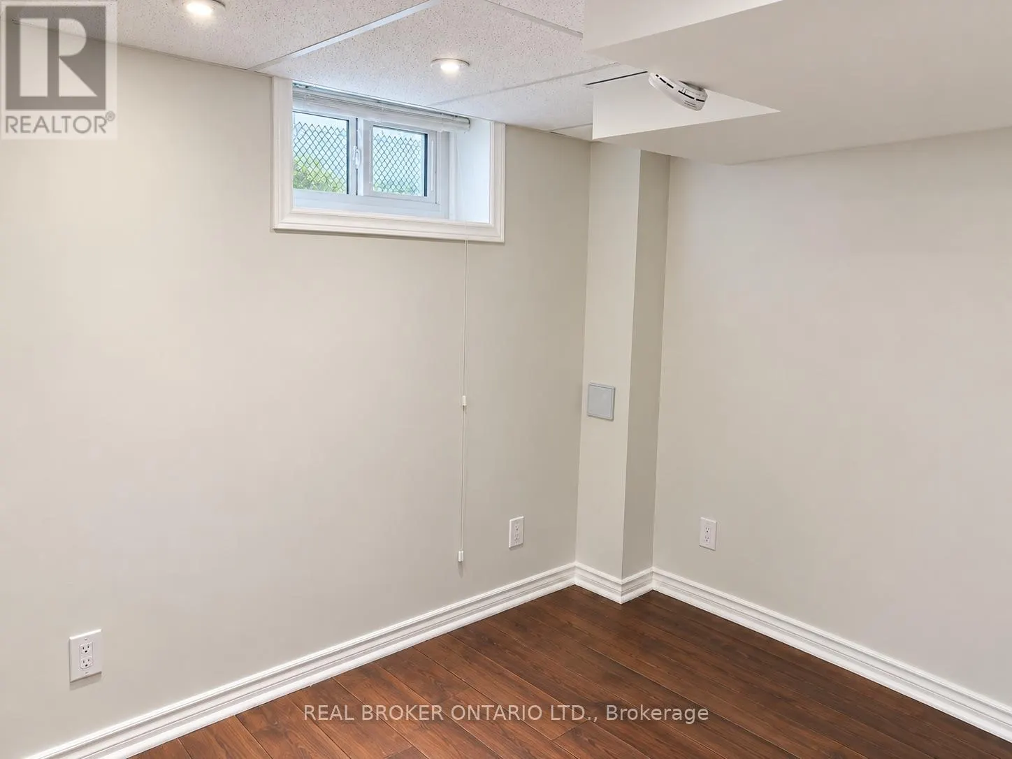 49 THOMPSON AVENUE