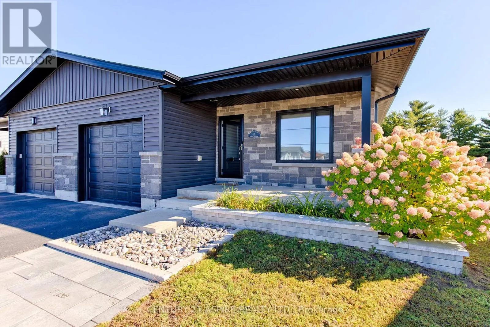 59 NOBLE CRESCENT