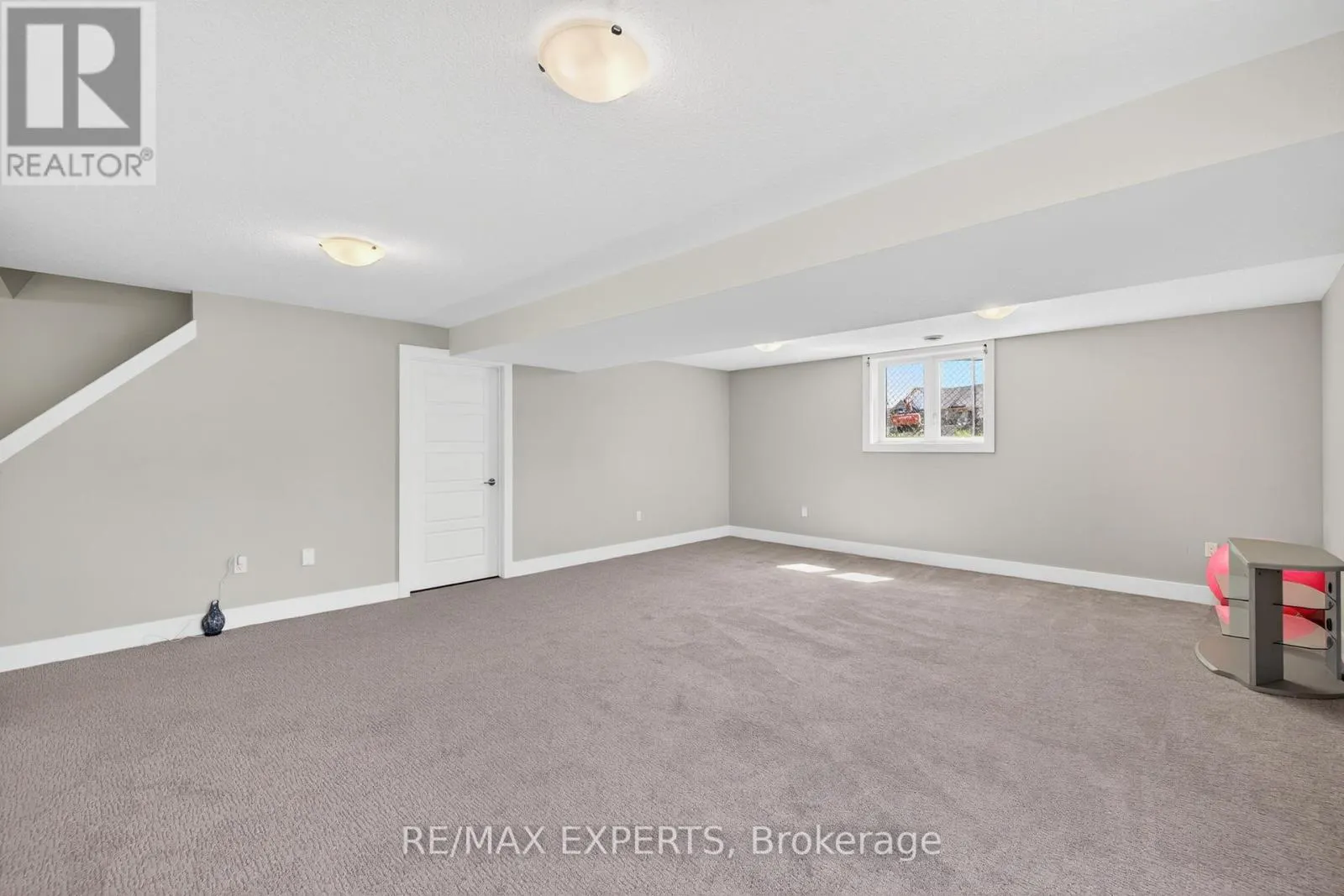21 - 10 MCPHERSON COURT