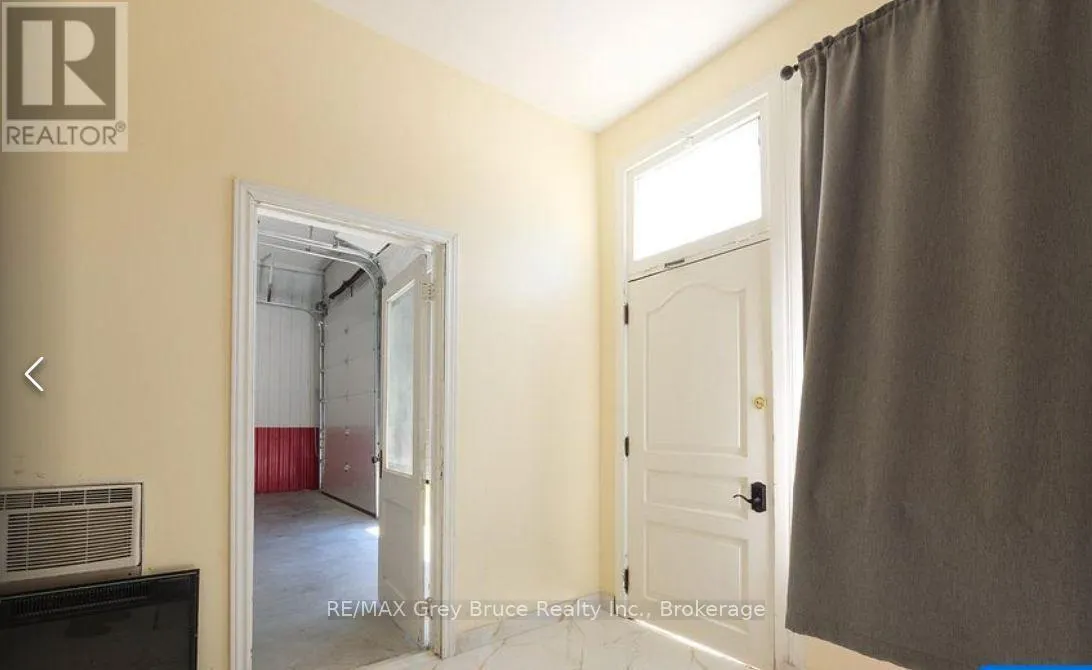 17 1ST AVENUE N