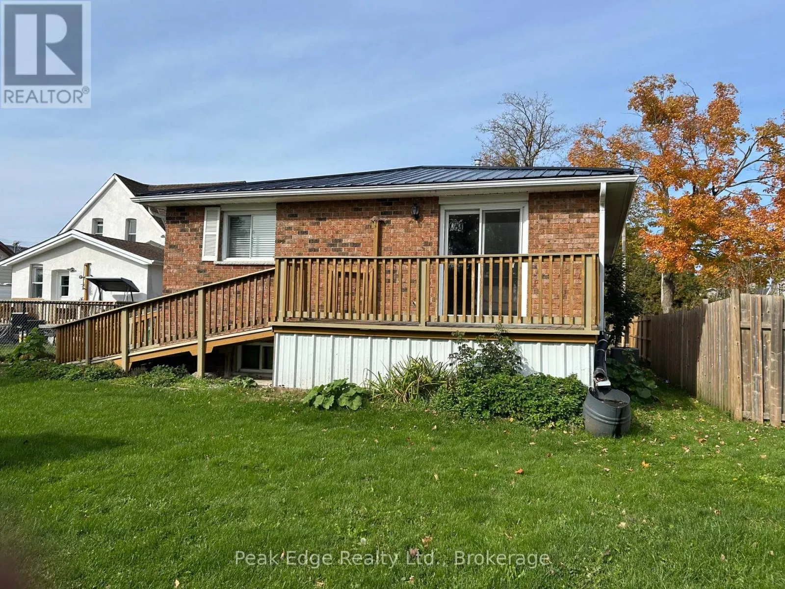 120 VICTORIA STREET W