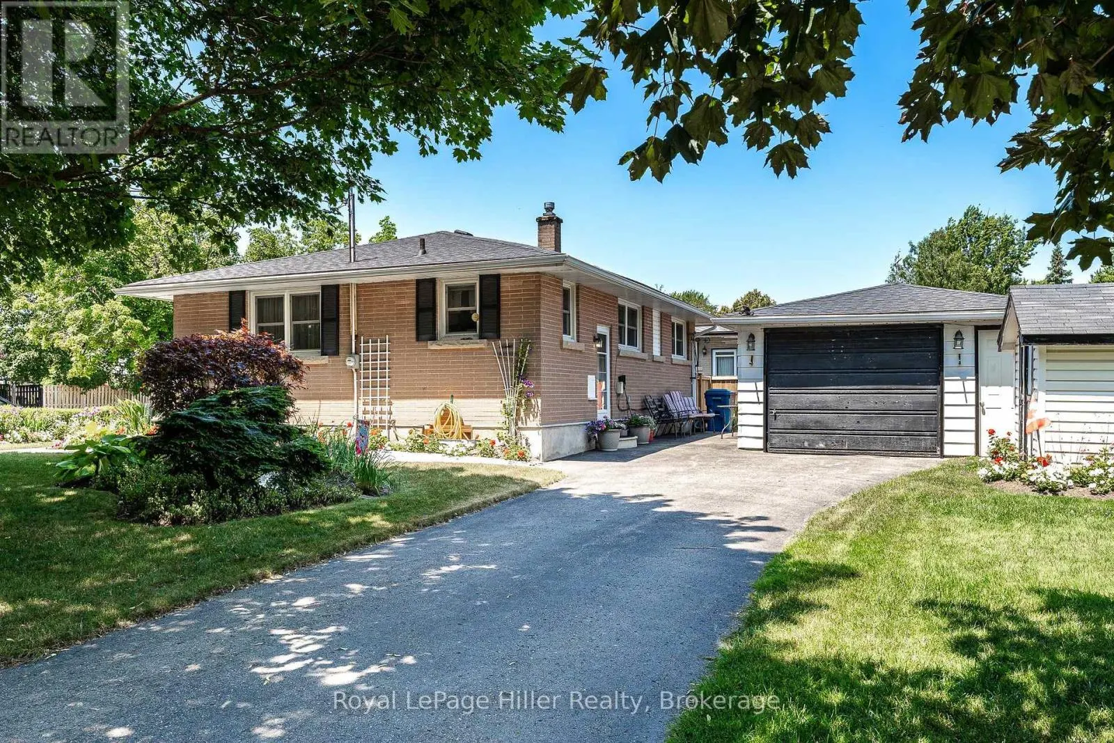 185 STRACHAN STREET