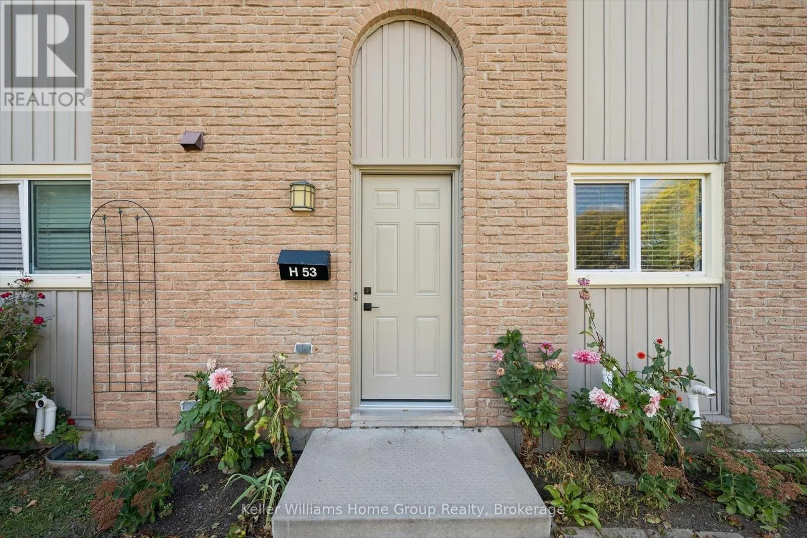 H53 - 223 PIONEER DRIVE W #H53