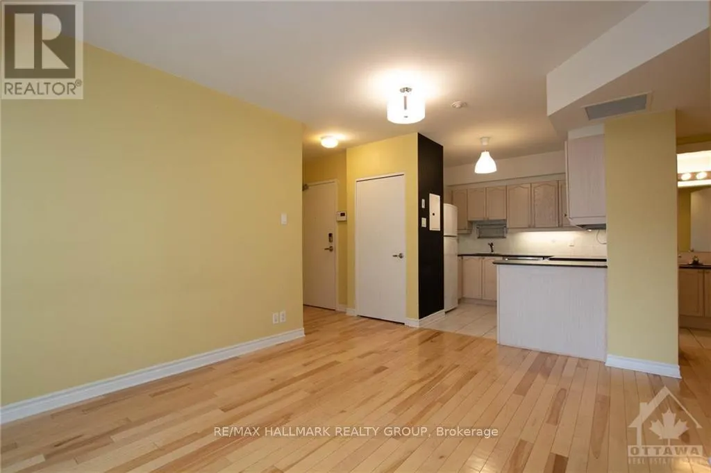 1405 - 445 LAURIER AVENUE W