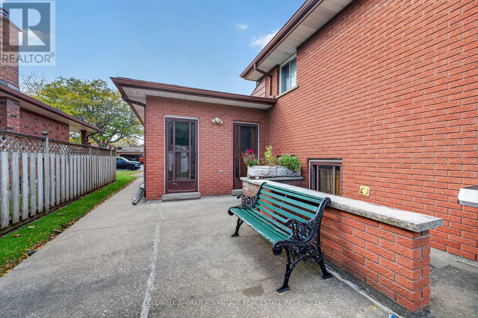 28 GLENPARK COURT