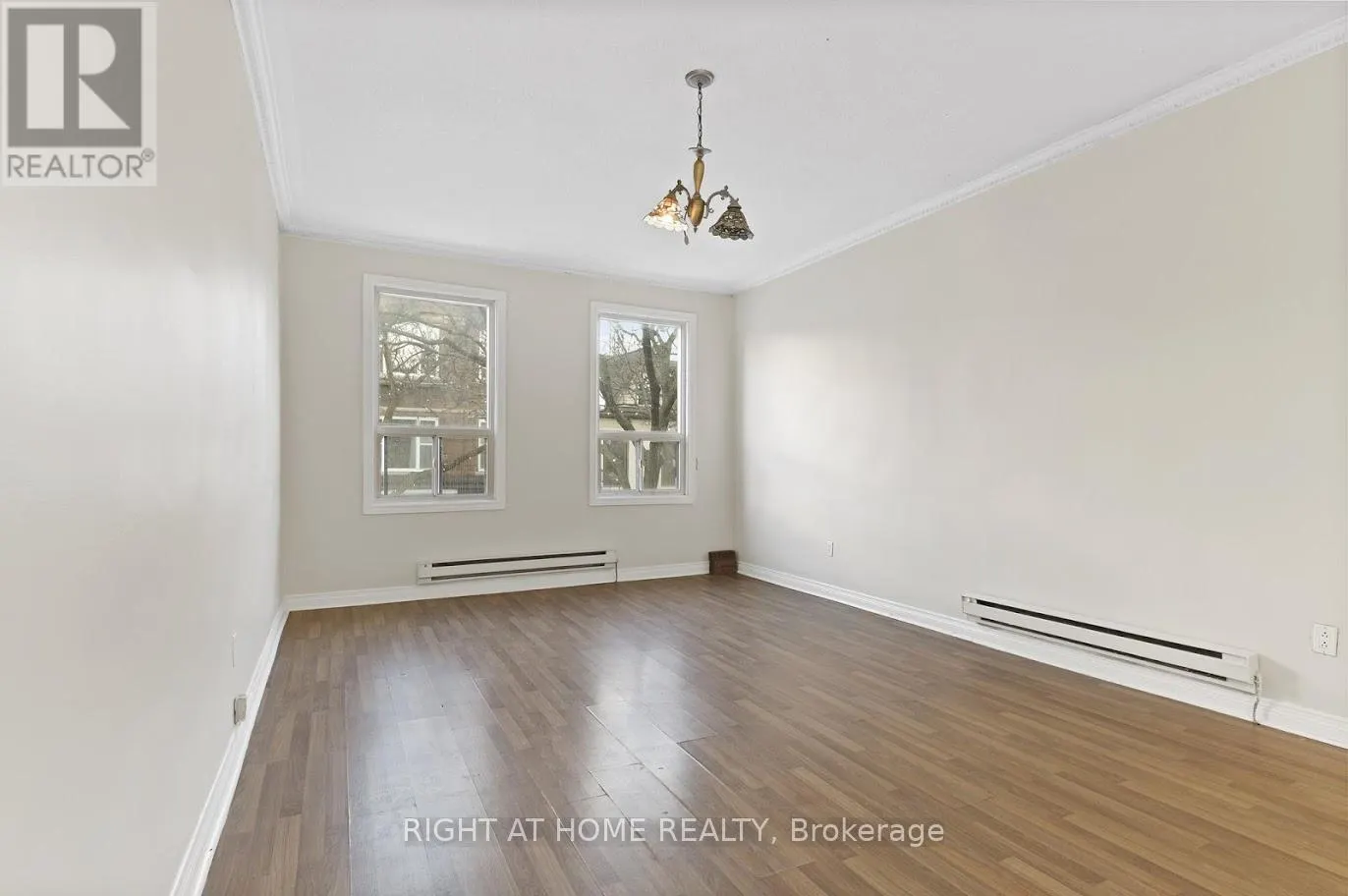 238 KING STREET E