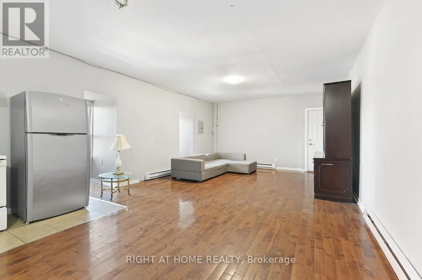 238 KING STREET E