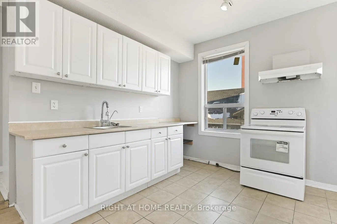 238 KING STREET E