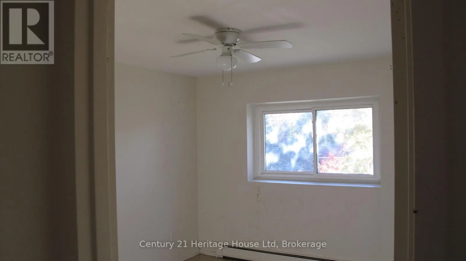 #9 - 16 BRANT AVENUE ##9