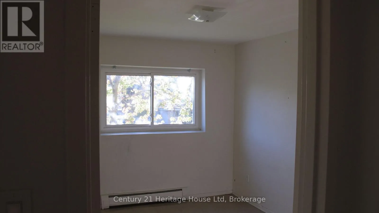 #9 - 16 BRANT AVENUE ##9