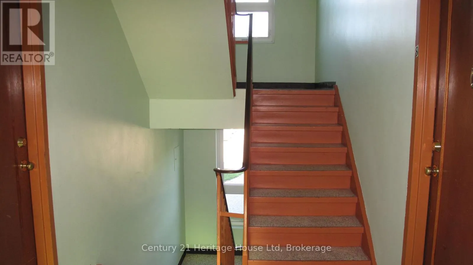 #9 - 16 BRANT AVENUE ##9