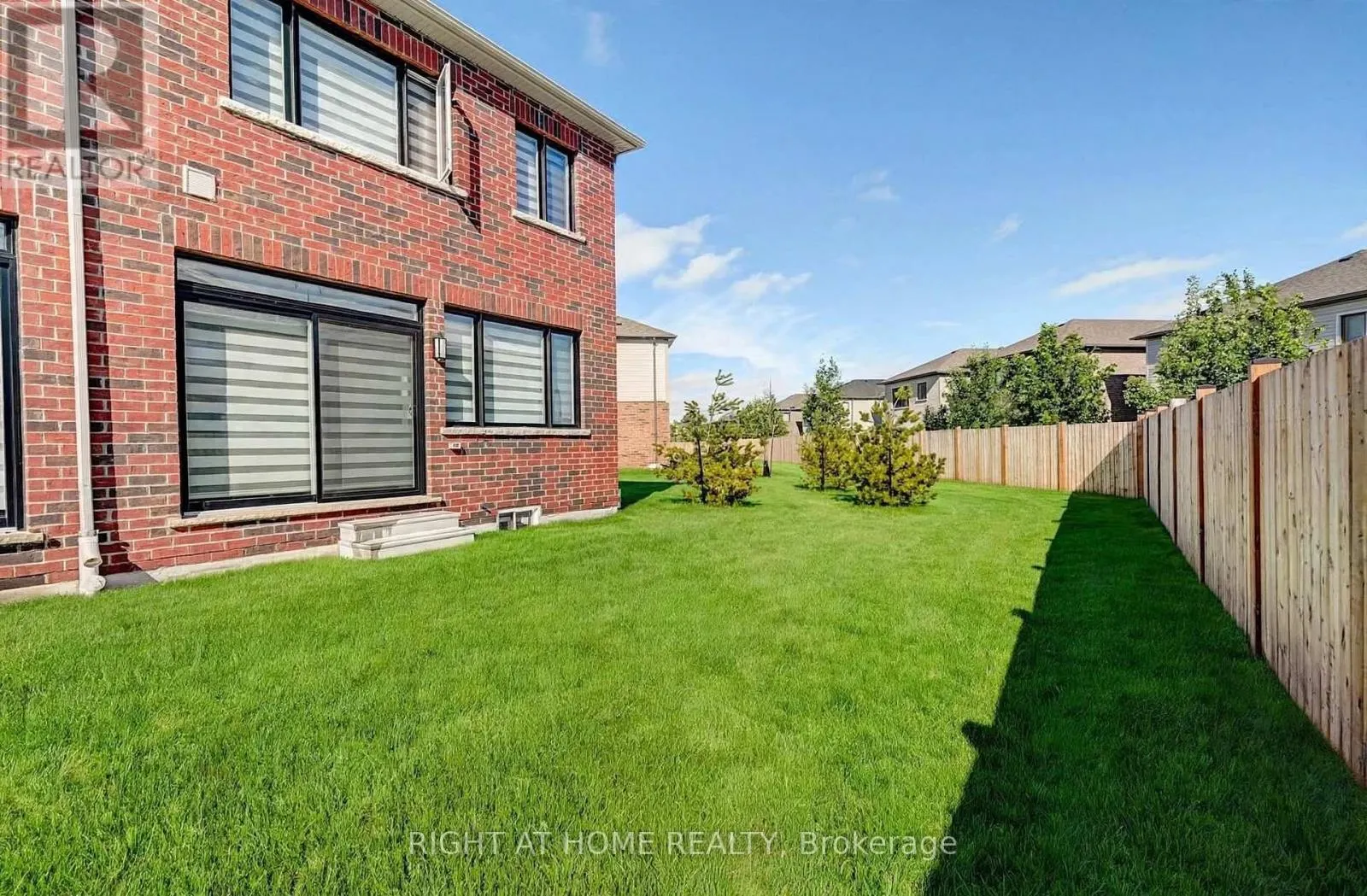 20 - 15 BLACKLOCK STREET
