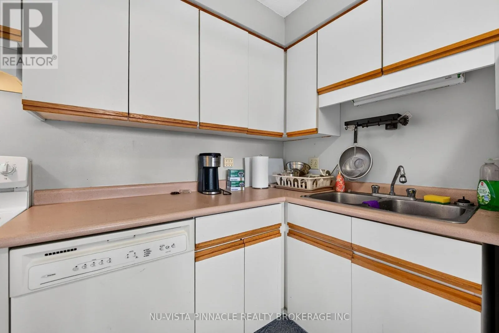 708 - 695 RICHMOND STREET S #708