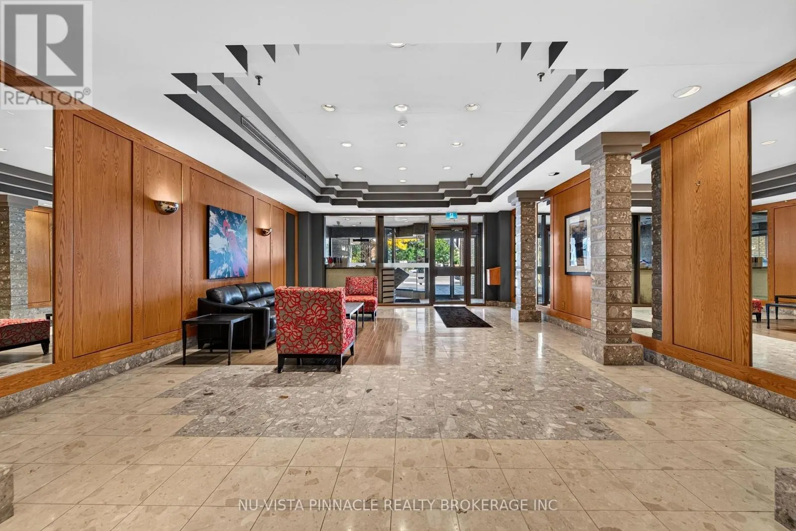 708 - 695 RICHMOND STREET S #708