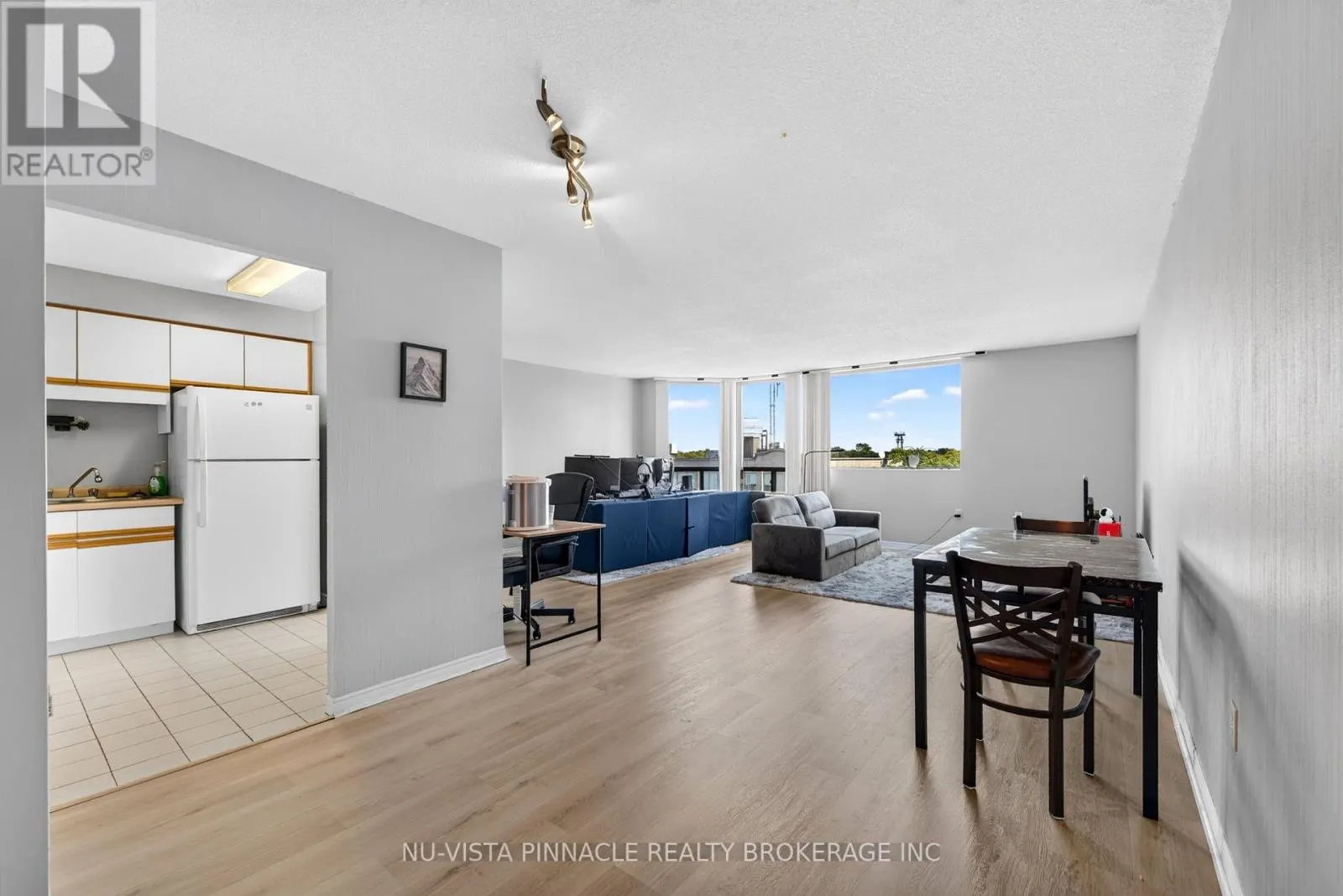 708 - 695 RICHMOND STREET S #708