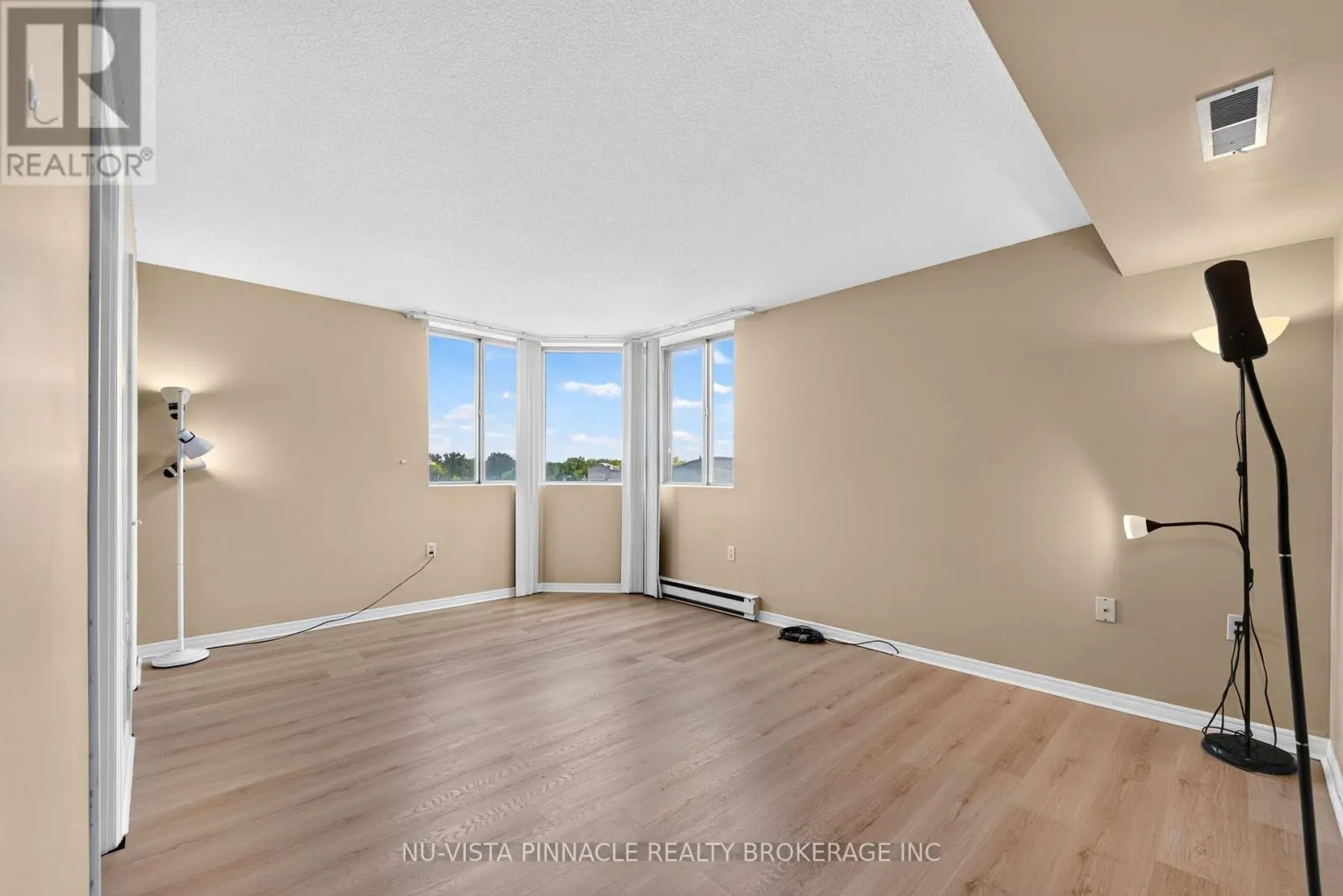 708 - 695 RICHMOND STREET S #708
