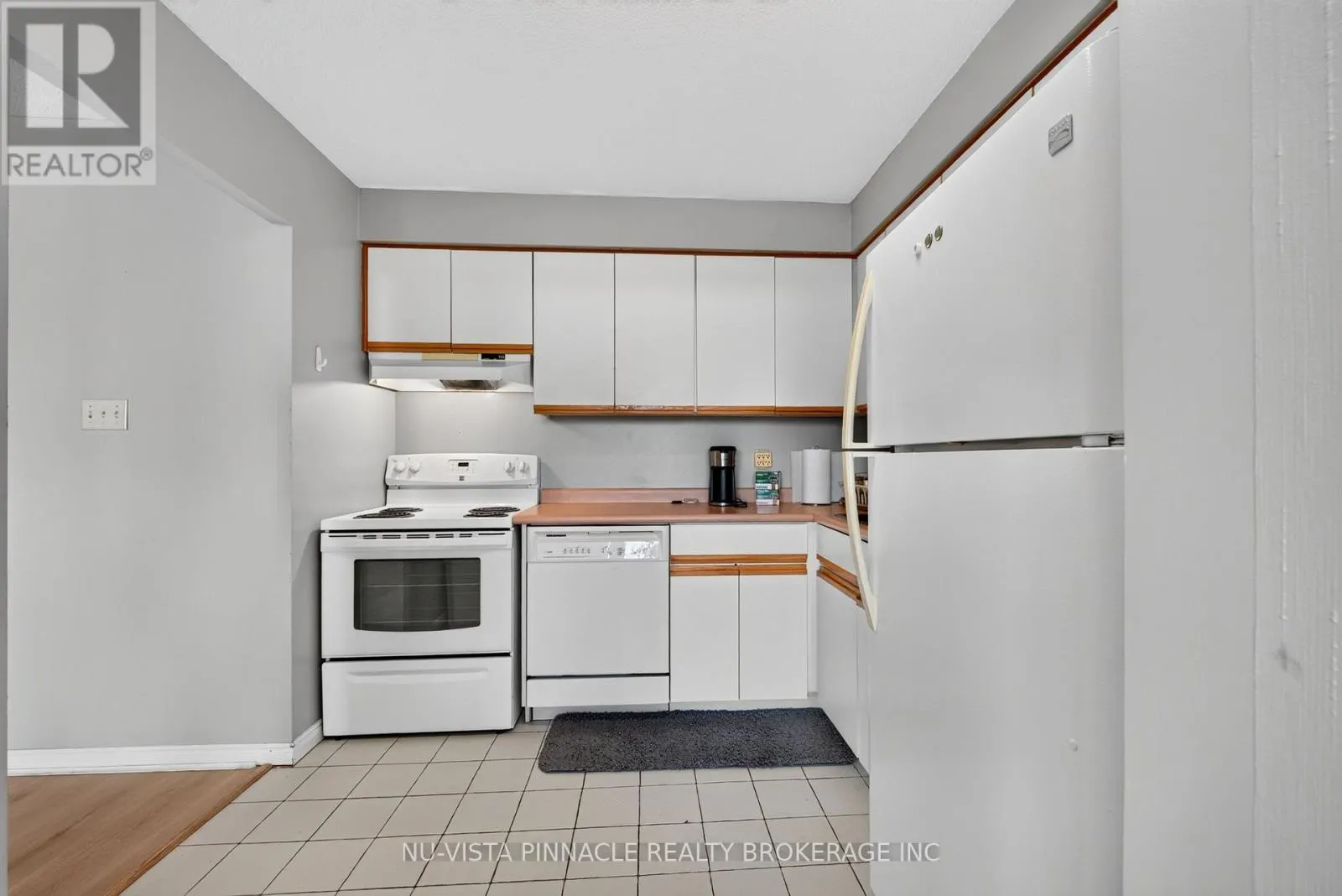 708 - 695 RICHMOND STREET S #708