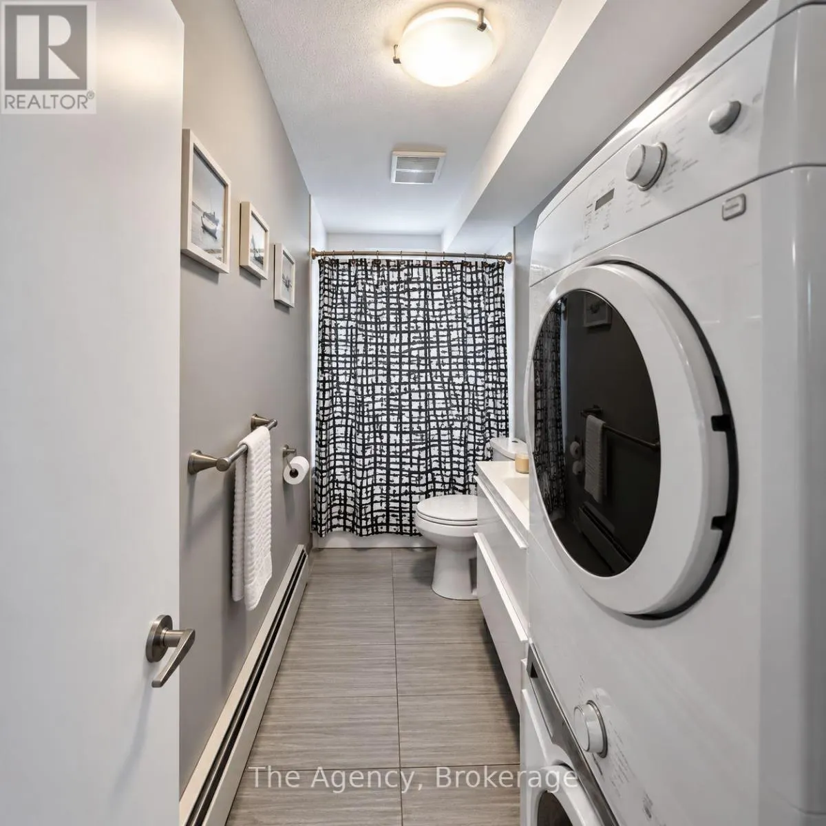 2 - 4538 HURON STREET #2