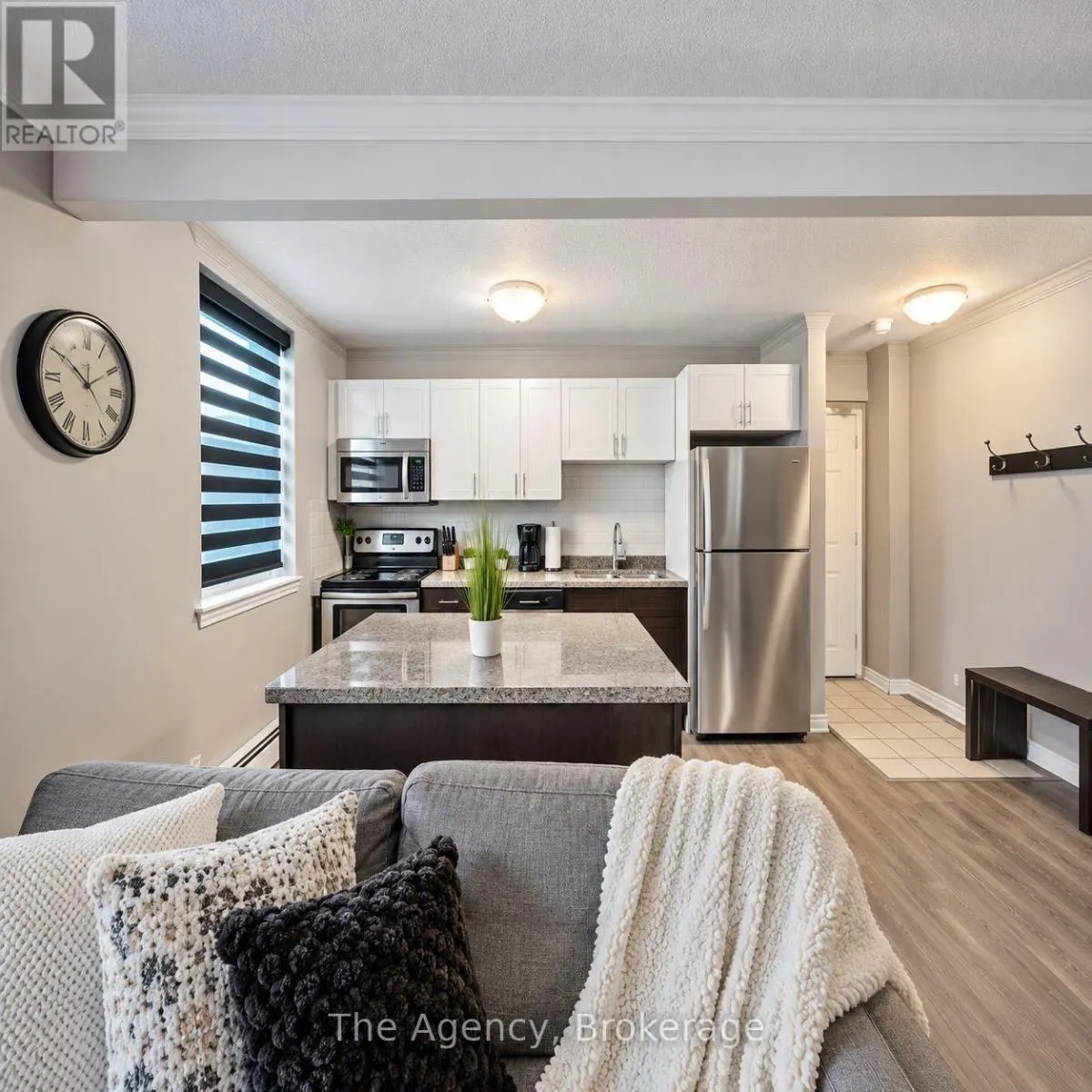 8 - 4538 HURON STREET #8