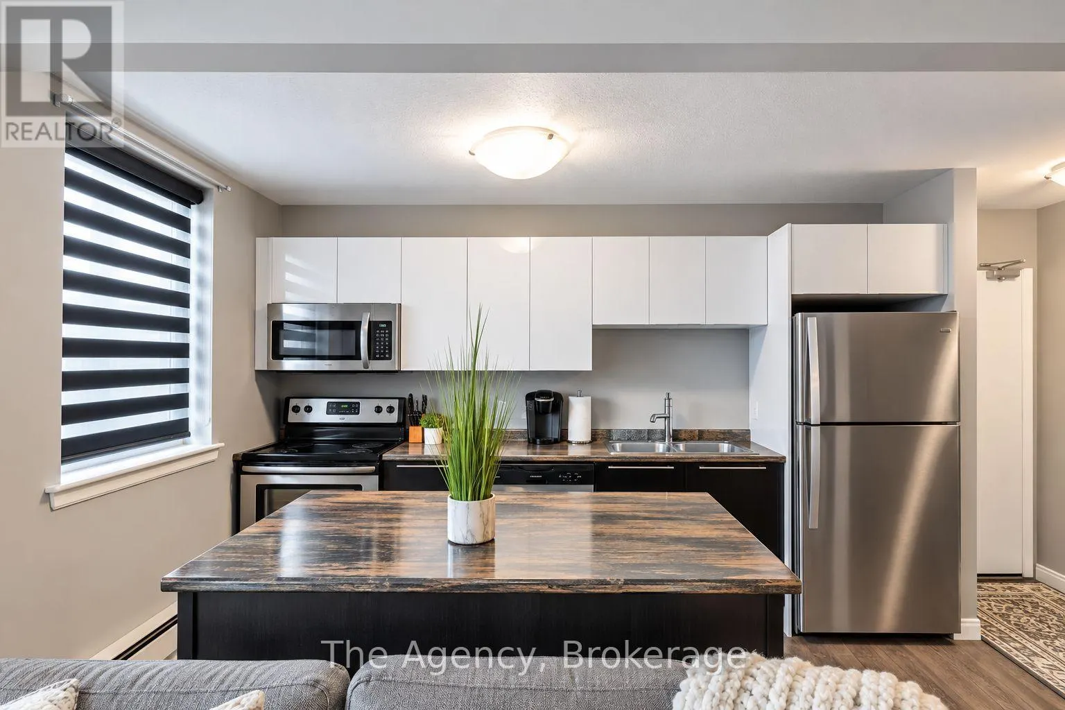 8 - 4538 HURON STREET #8