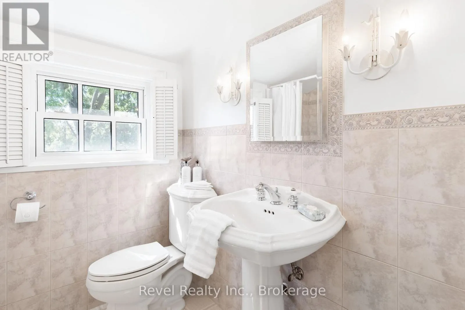 13 SYLVAN CRESCENT