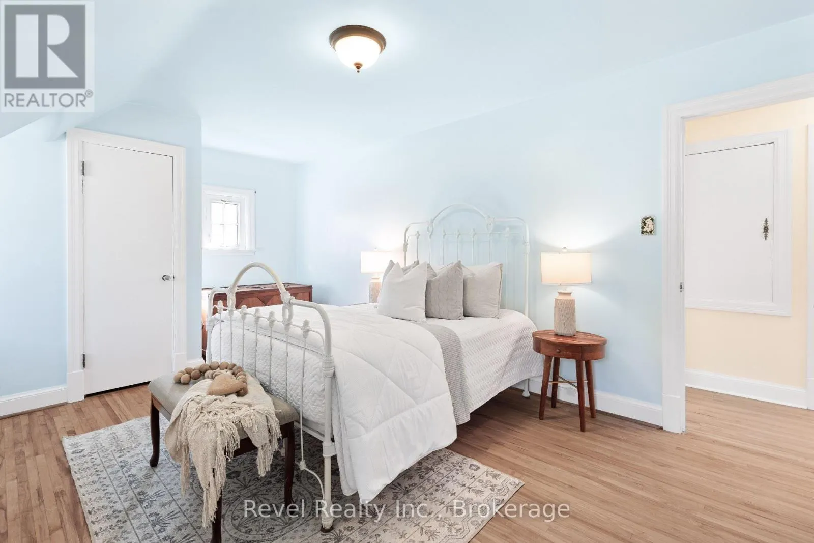 13 SYLVAN CRESCENT