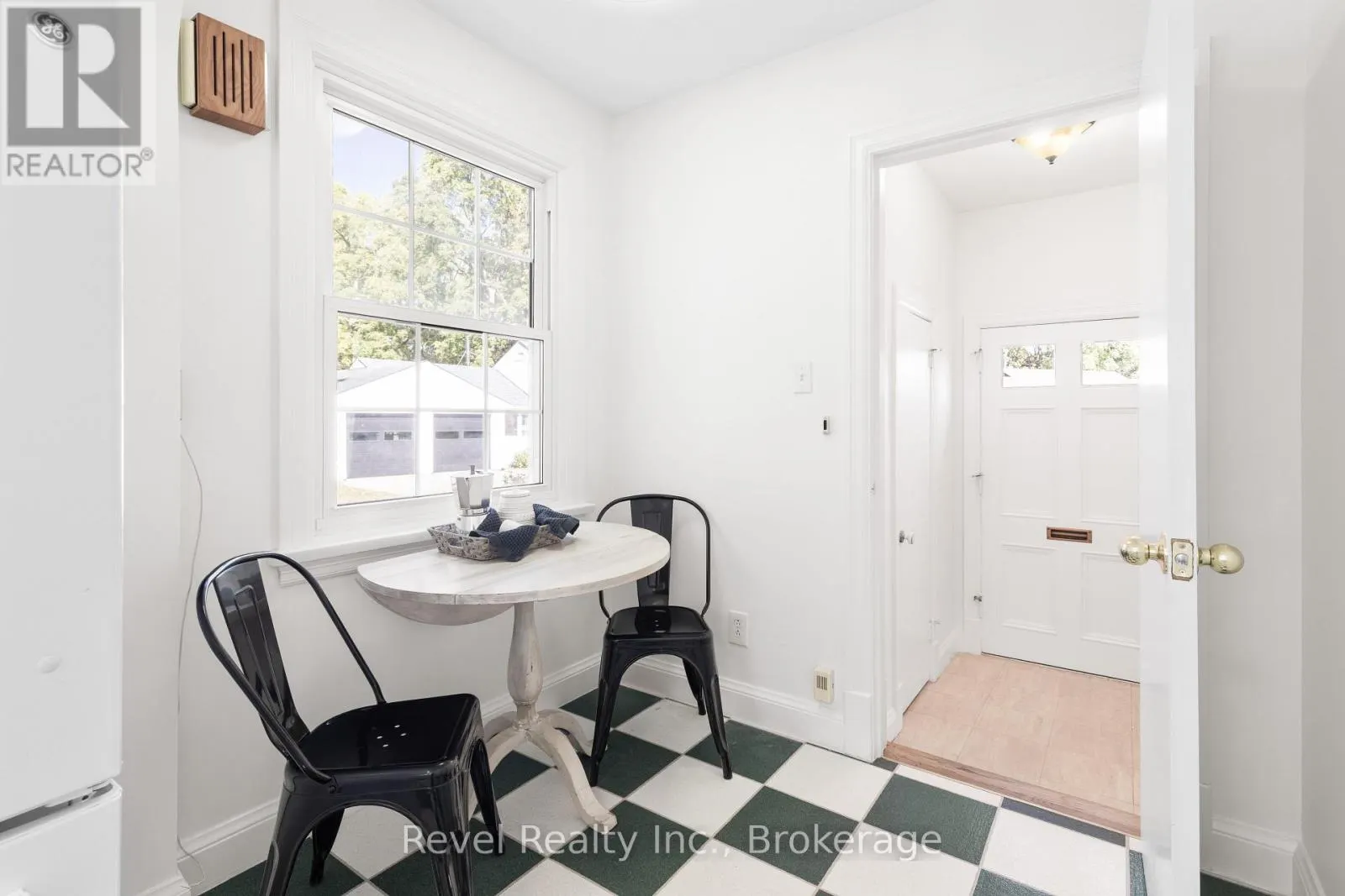 13 SYLVAN CRESCENT