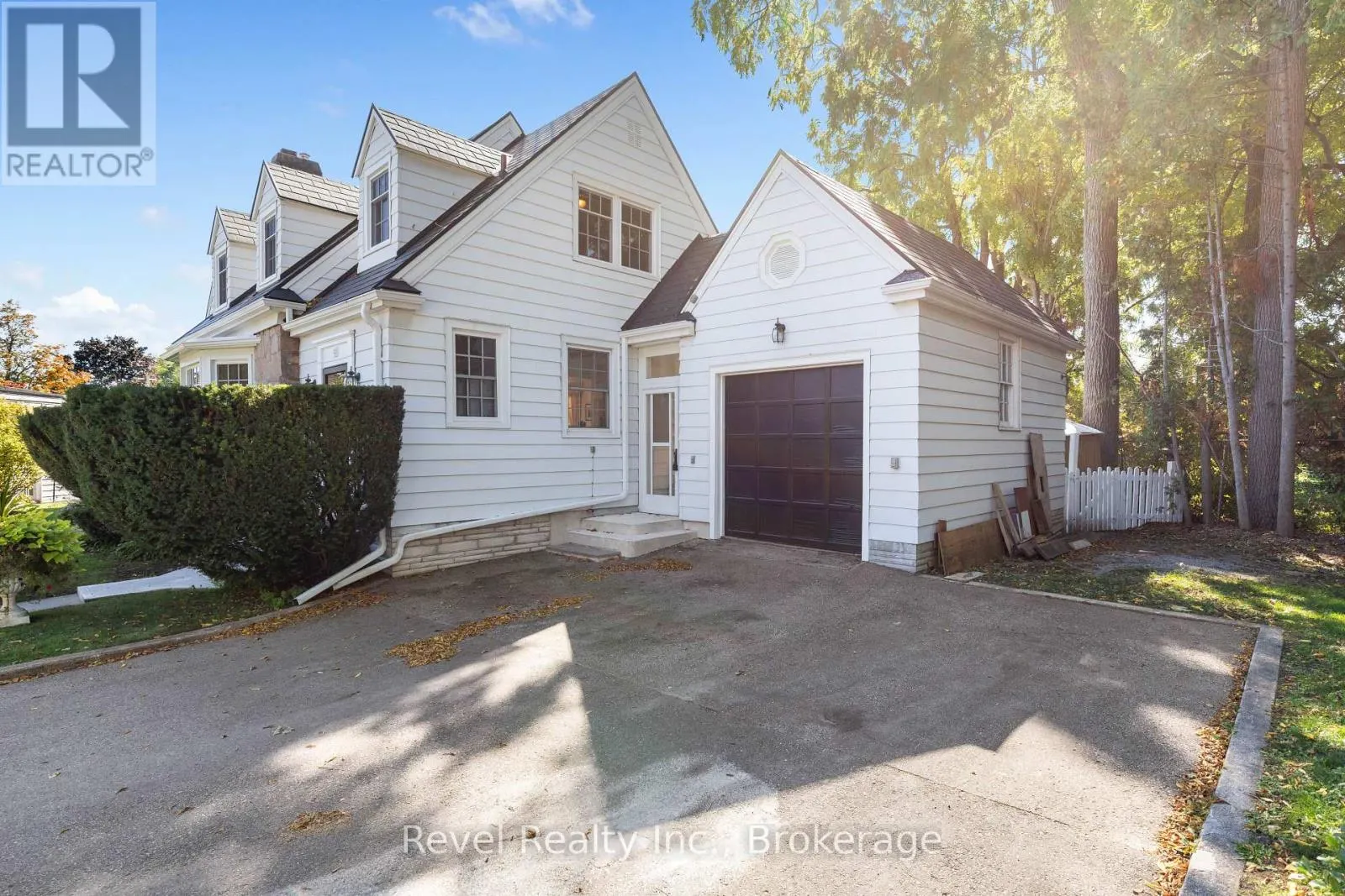 13 SYLVAN CRESCENT